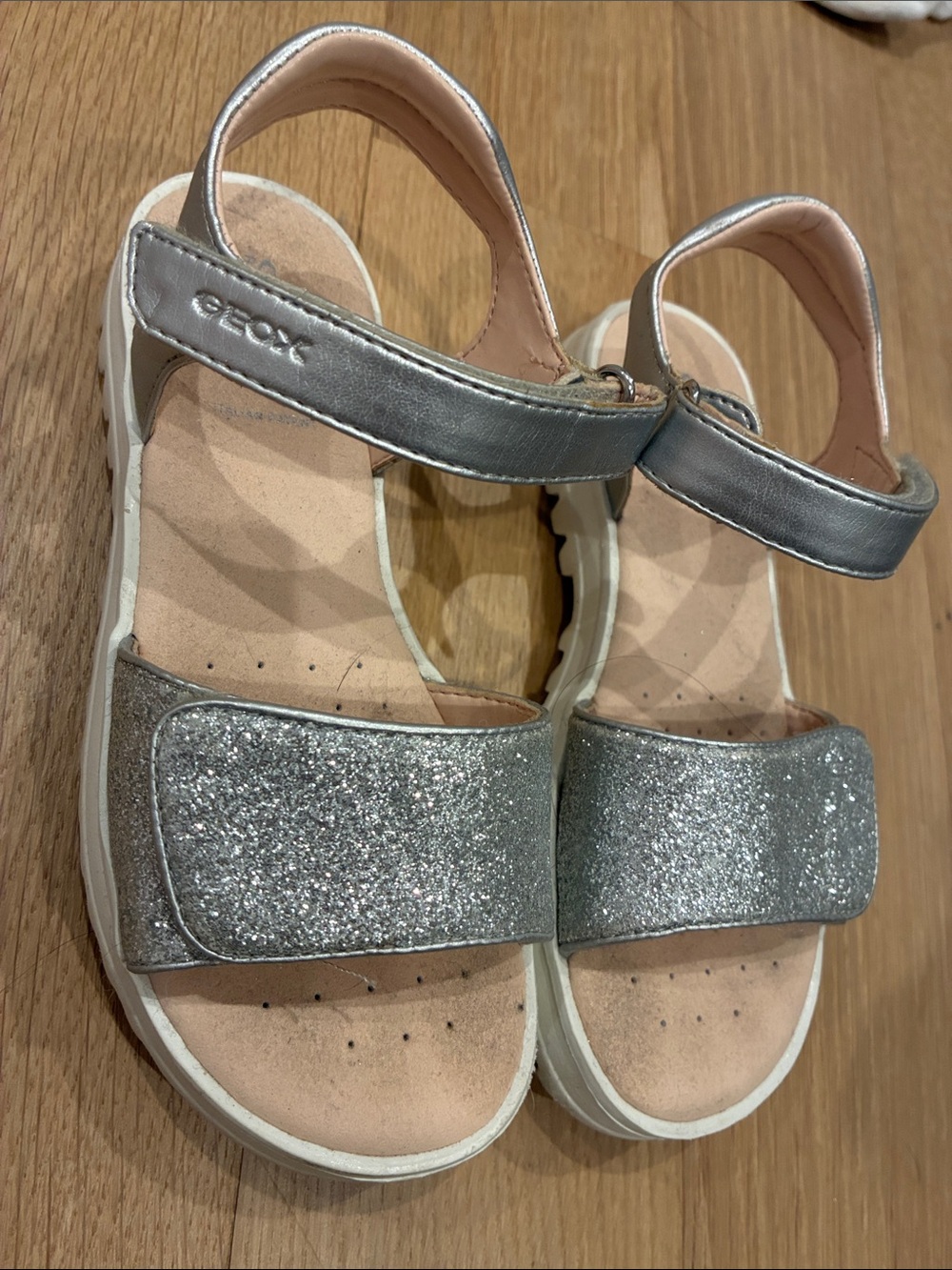 Geox little Girls' Silver Glitter Hook-and-Loop Sandals